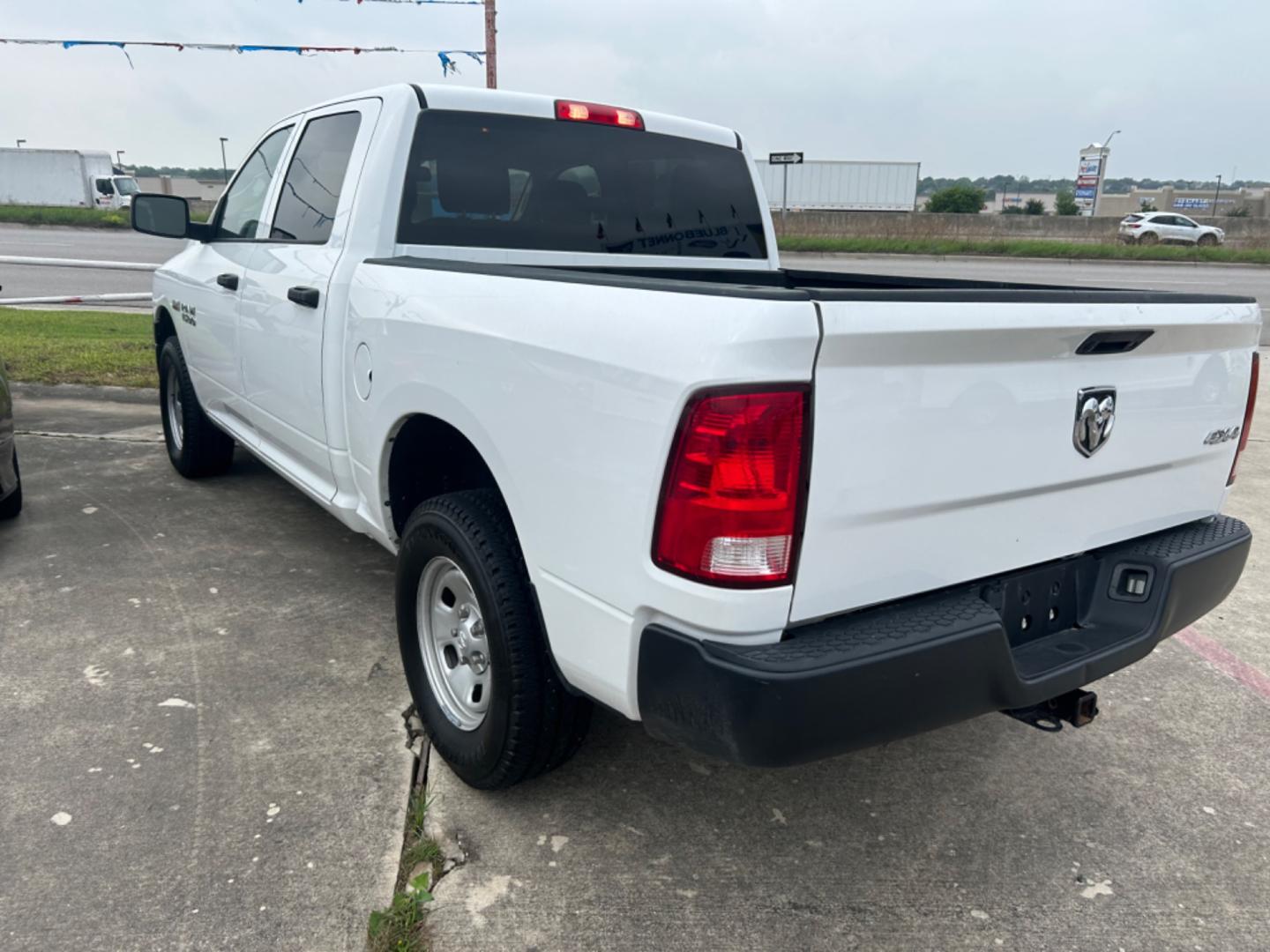 2018 White RAM 1500 Tradesman Crew Cab SWB 4WD (3C6RR7KT2JG) with an 5.7L V8 OHV 16V engine, 8A transmission, located at 1687 Business 35 S, New Braunfels, TX, 78130, (830) 625-7159, 29.655487, -98.051491 - Photo#8